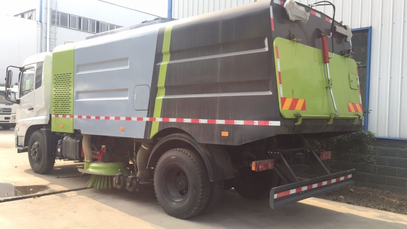 天錦干濕兩用掃路車(chē) 天錦干濕兩用掃路車(chē)圖片