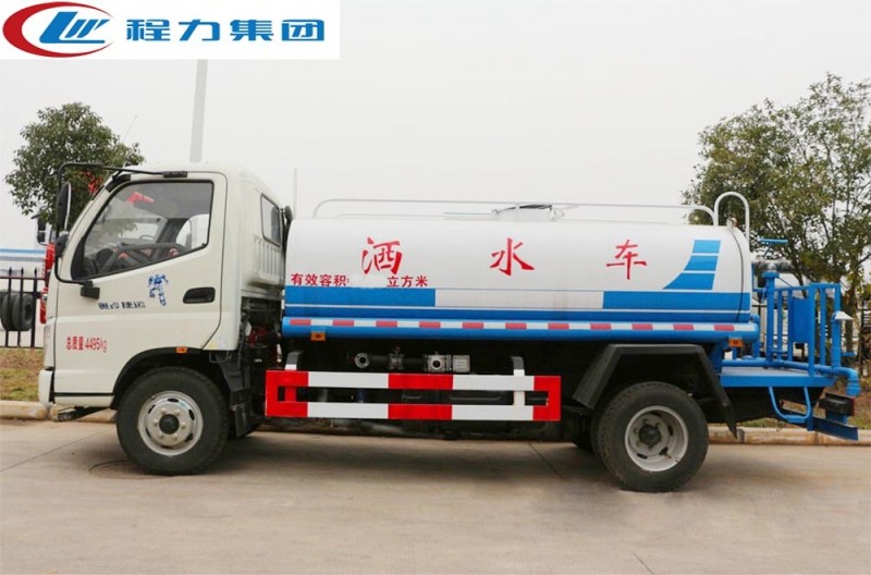 福田奧鈴5-6方灑水車(chē)