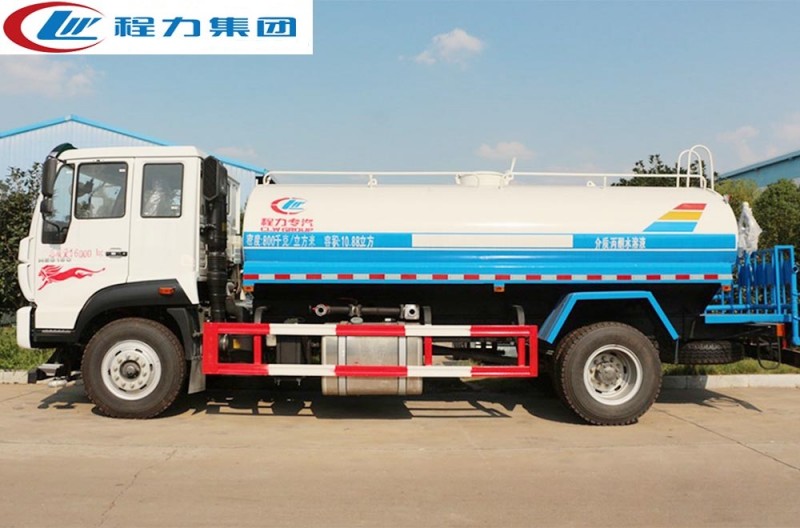 重汽斯太爾10-12方灑水車