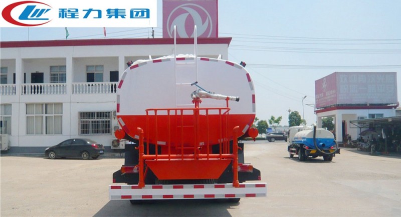 東風153后八輪灑水車(18-22方)