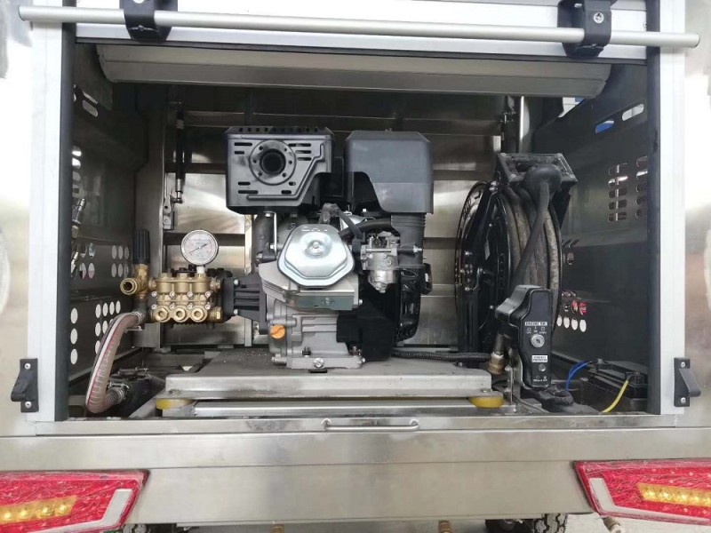 電動(dòng)三輪清洗車