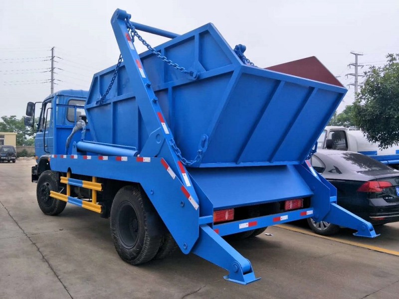 東風145(8-110方)擺臂垃圾車