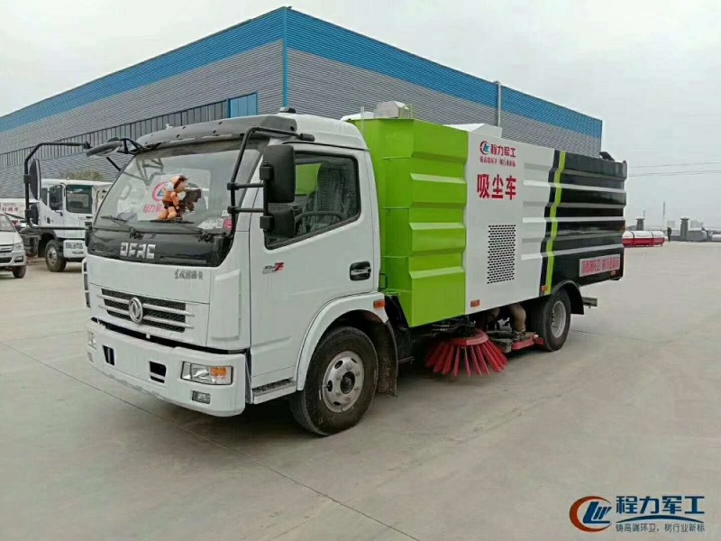 東風(fēng)大多利卡8方吸塵車(chē)