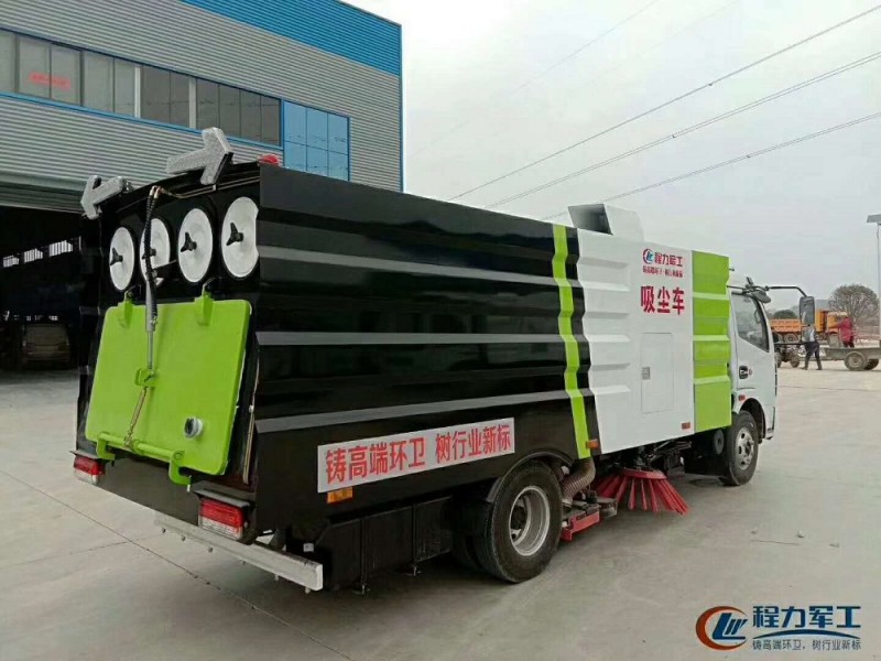 東風(fēng)大多利卡8方吸塵車(chē)