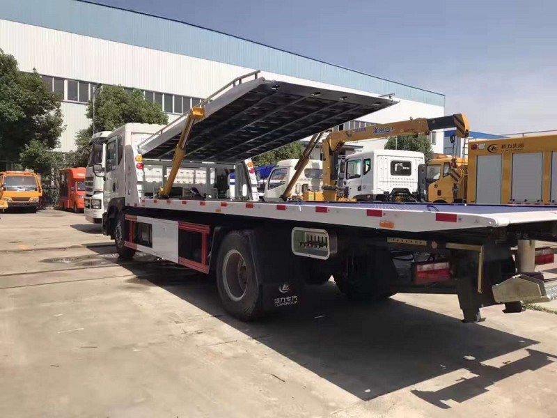 東風D9一拖三清障車