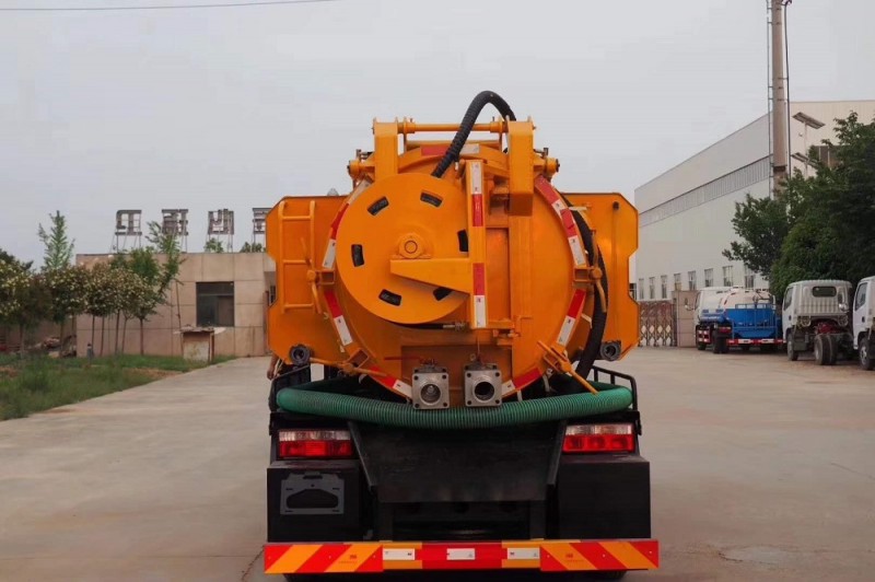 CLW5040GQW5清洗吸污車