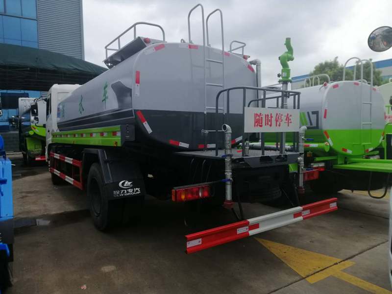 國六東風天錦灑水車圖片