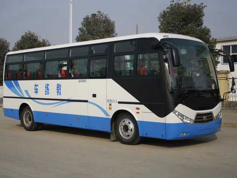 東風超龍A1教練車